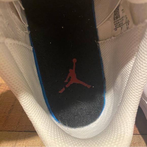 Jordan 11 CMFT Low - Picture 9 of 9